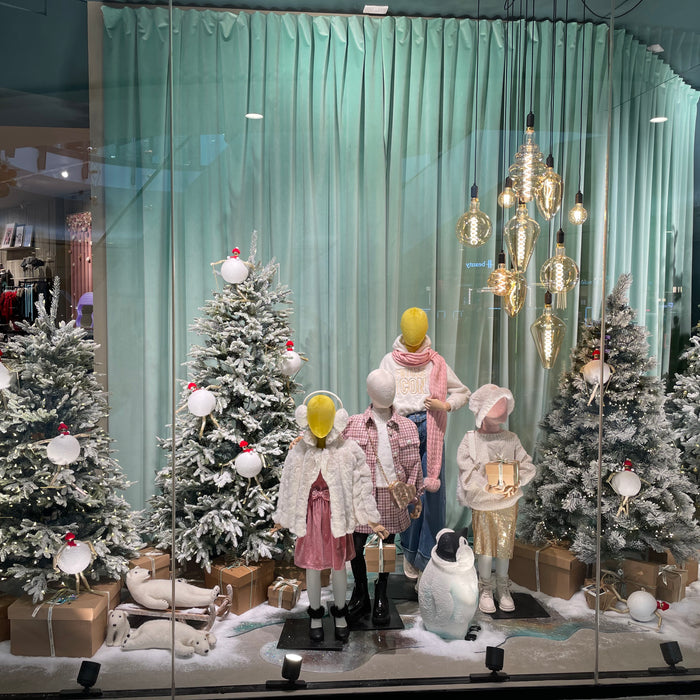 First impressions count! Tempt festive shoppers with creative window displays!